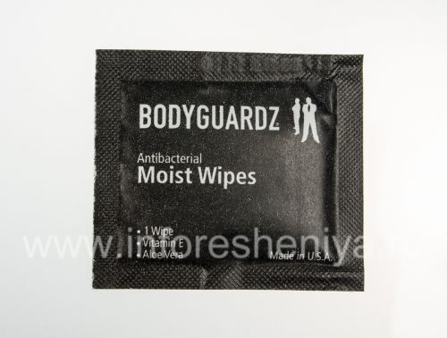 Photogallery for 屏幕保护质地坚实集和身体BodyGuardz盔甲BlackBerry 9790 Bold, 洁白，质地“碳纤维” product