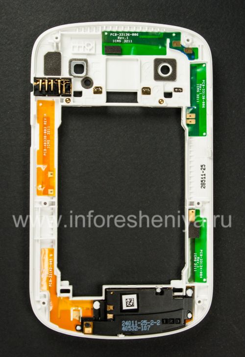 Photogallery for এনএফসি বান্ধব BlackBerry 9900 / 9930 Bold টাচ জন্য মূল মামলার মাঝের অংশ, সাদা product
