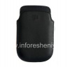 Photo 1 — 皮套口袋BlackBerry 9900 /九千七百二十零分之九千九百三十〇, 黑色，质地细腻，黑色的塑料标志