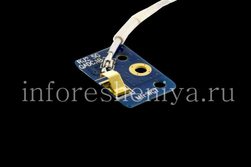 Photogallery for The antenna for the BlackBerry PlayBook Wi-Fi, Without color, the white cable product