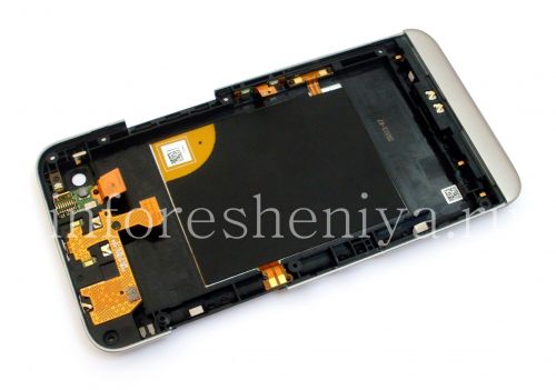Photogallery for The middle part of the original body in the assembly with the rim for the BlackBerry Z30, Silver / Black product