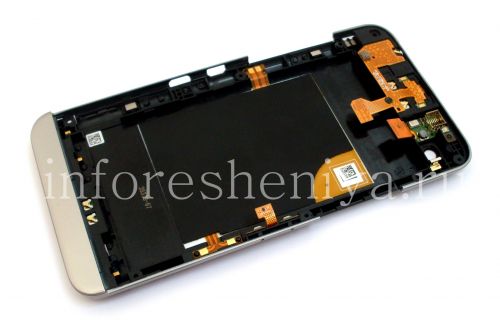 Photogallery for The middle part of the original body in the assembly with the rim for the BlackBerry Z30, Silver / Black product