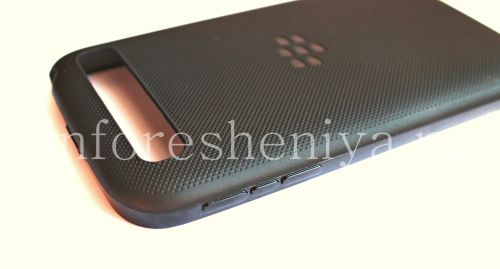 Photogallery for Funda de silicona original compactado Shell suave de la caja para BlackBerry Classic, Negro (translúcido Negro) product