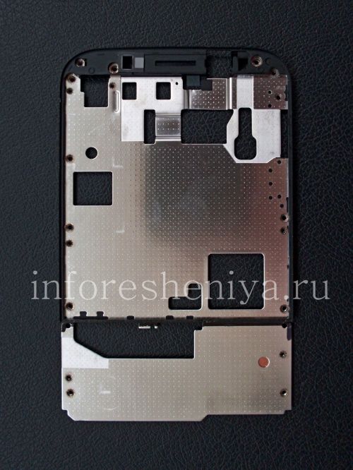 Photogallery for The middle part of the body (the metal base of the screen) for the BlackBerry Classic product