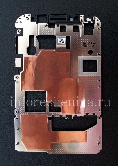 Photogallery for The middle part of the body (the metal base of the screen) for the BlackBerry Classic product