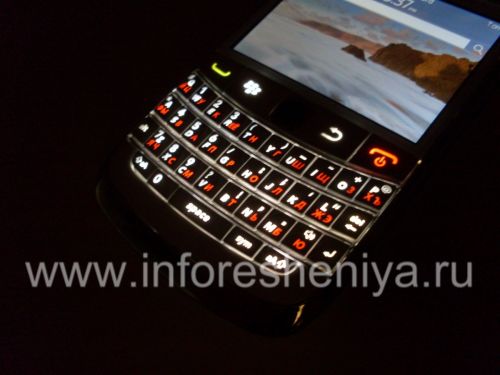 Photogallery for হোয়াইট রাশিয়ান কীবোর্ড BlackBerry 9700 / 9780 Bold, হোয়াইট (পার্ল-সাদা) product