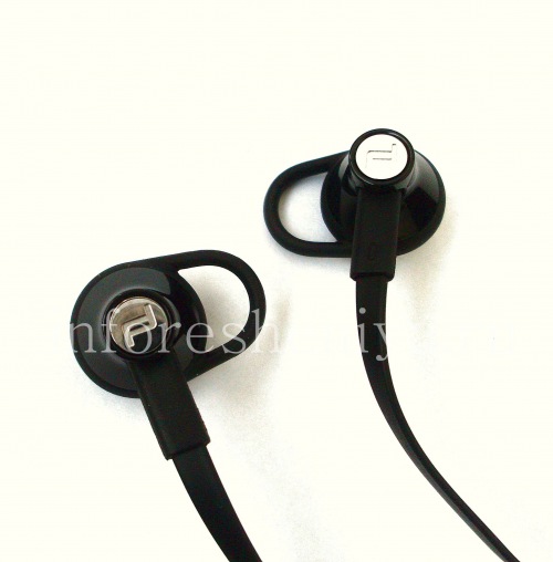 Photogallery for Exclusive earphone Porsche Design 3.5mm Premium Stereo earphone for BlackBerry, Black (Black) product