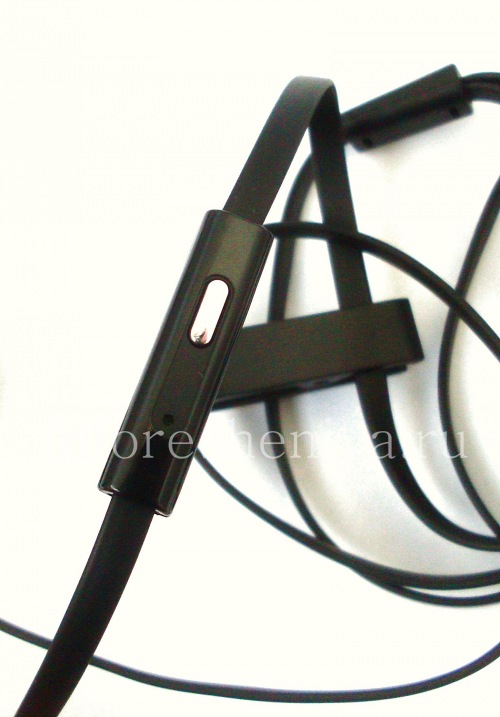 Photogallery for Exclusive earphone Porsche Design 3.5mm Premium Stereo earphone for BlackBerry, Black (Black) product