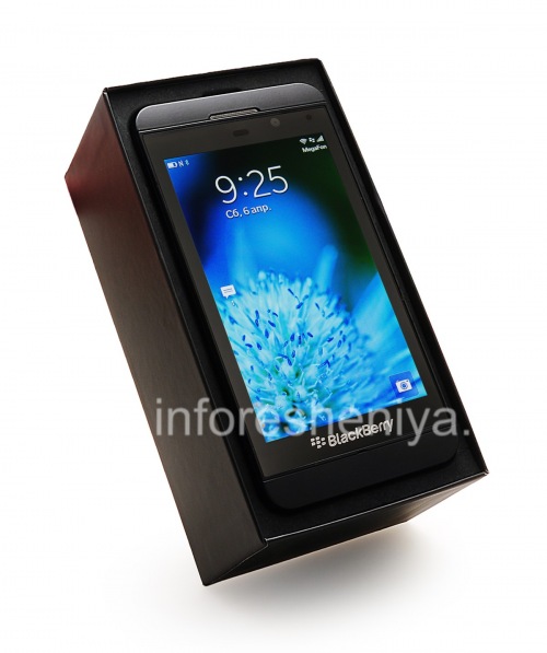 Photogallery for الهاتف الذكي BlackBerry Z10, أسود (أسود) product