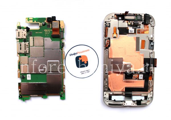 BlackBerry Classic Take Apart (Disassembly, Teardown): The motherboard is apart of the smartphone.